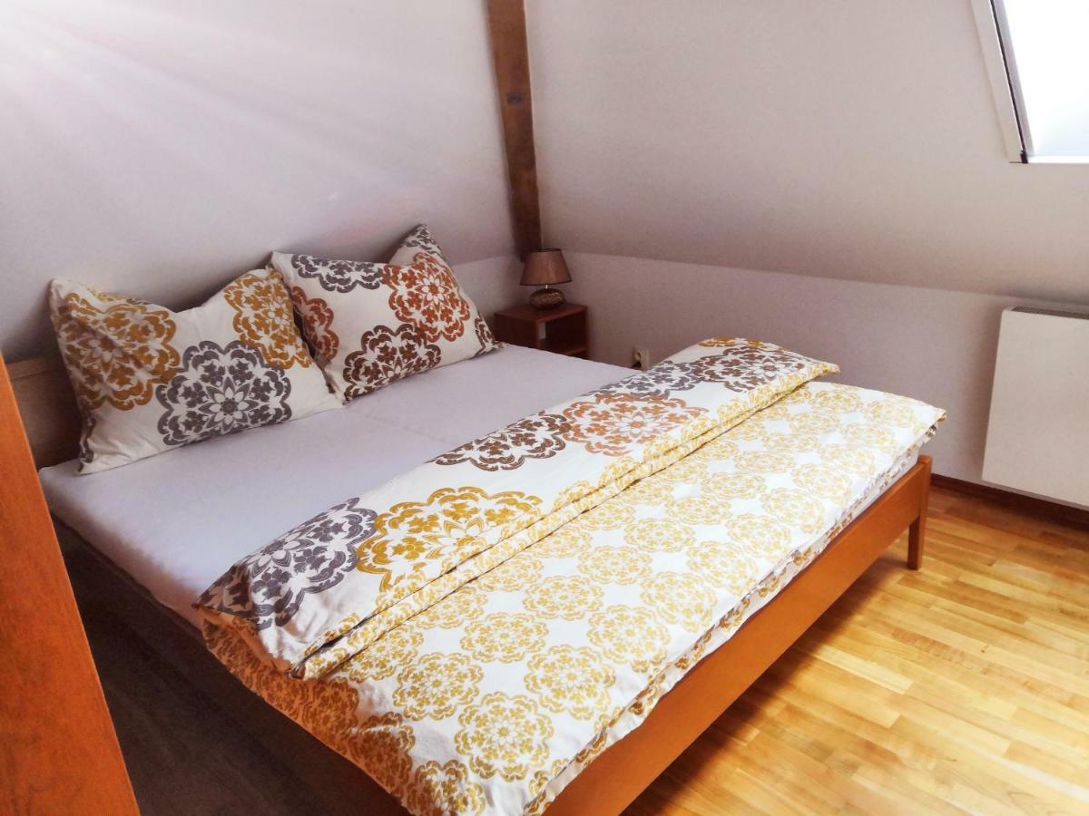 Historicky Dum U Lazni Apartment Trebon Luaran gambar